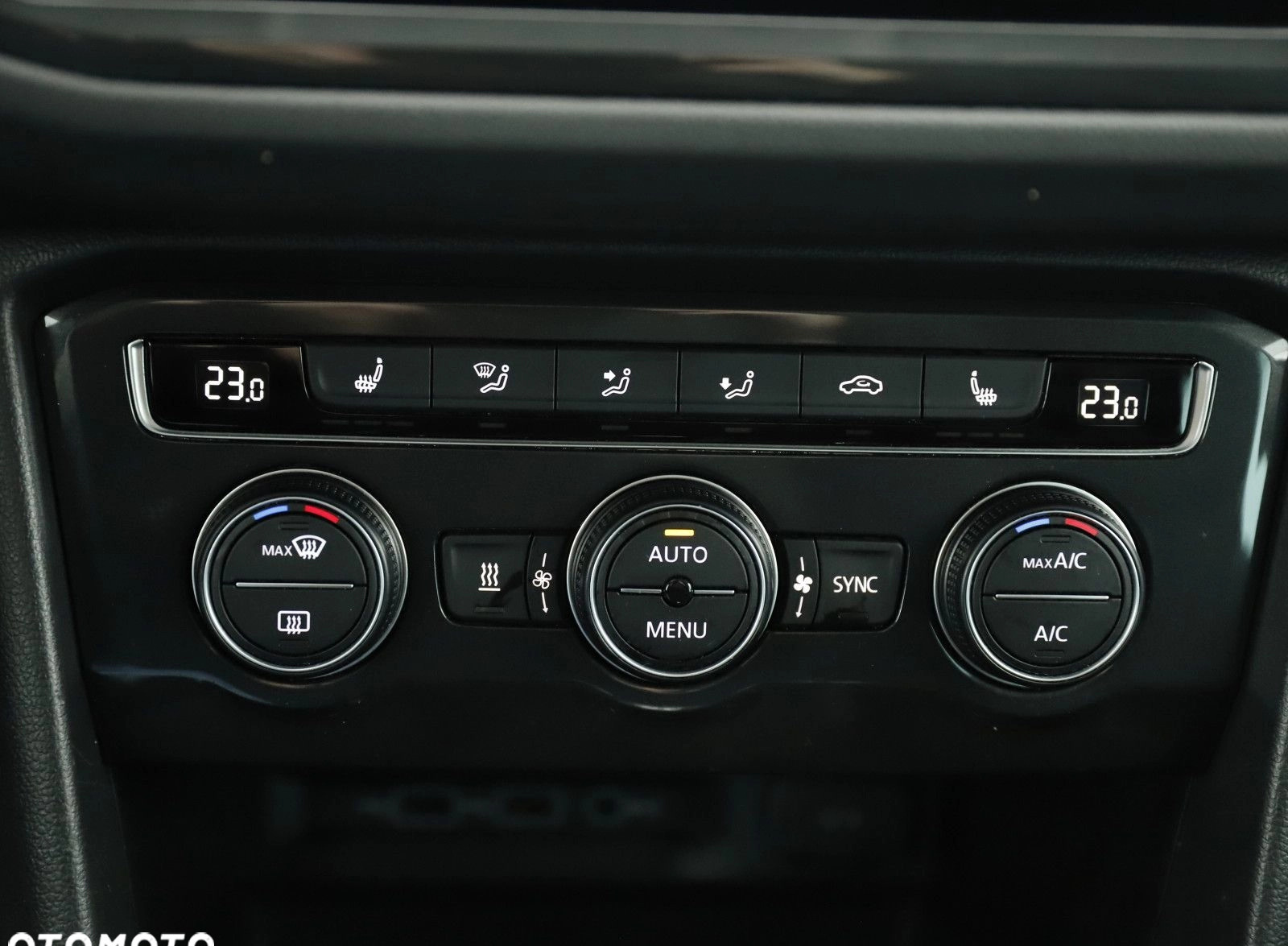 Volkswagen Tiguan cena 99900 przebieg: 145827, rok produkcji 2019 z Poznań małe 781